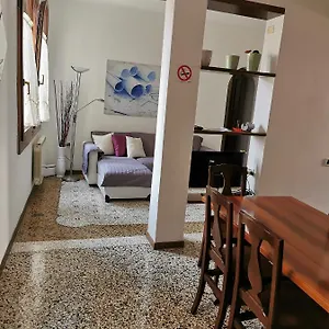 https://ca-cristallina.hotelslidodijesolo.com