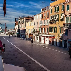 https://appartamento-superior-con-vista-in-via-garibaldi.hotelslidodijesolo.com